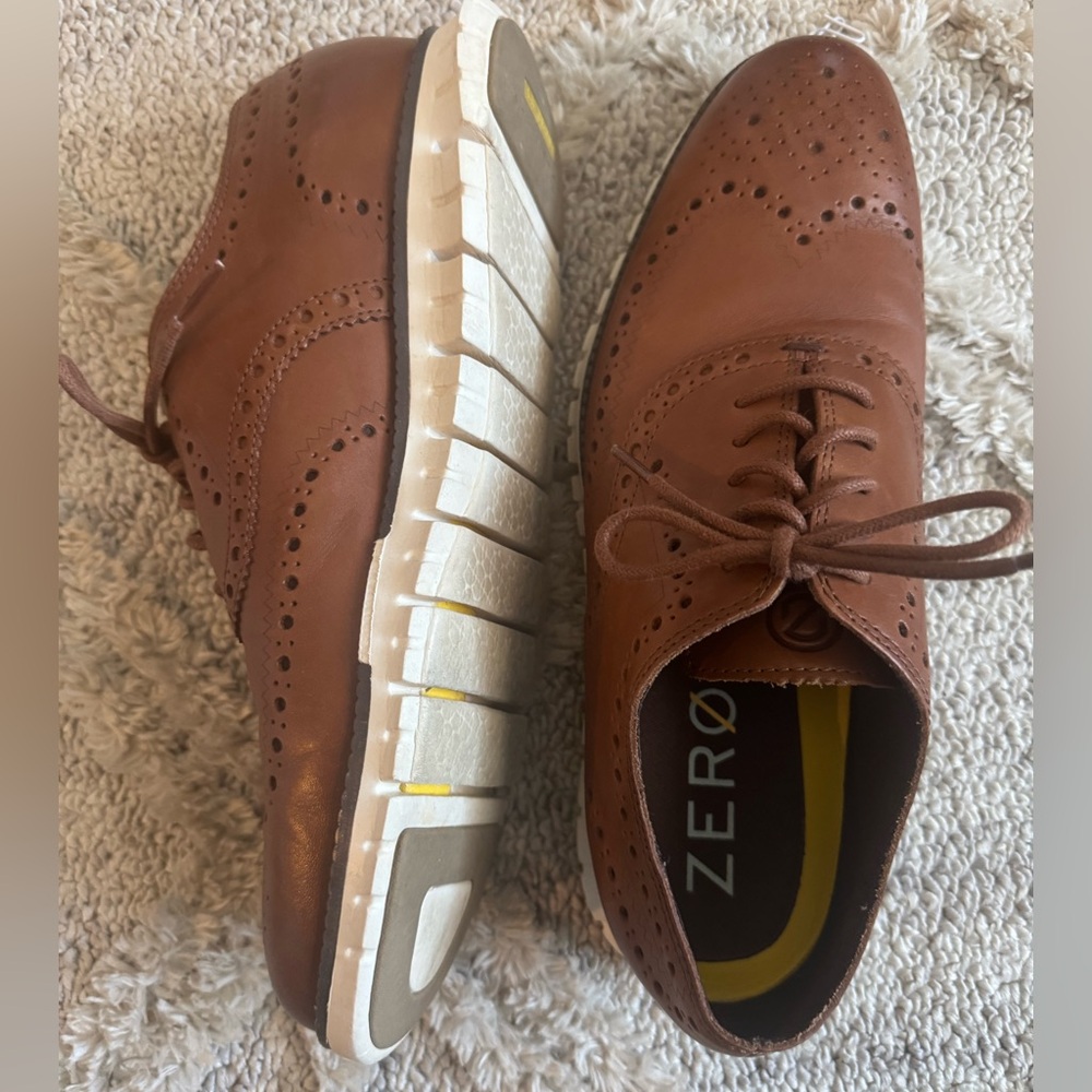 Cole Haan Zerogrand shoes sz 10
British Tan Ivory
Great condition. Worn once